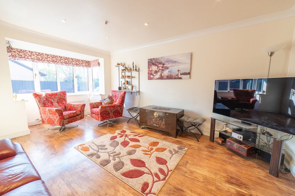 Property photo 2 of 21