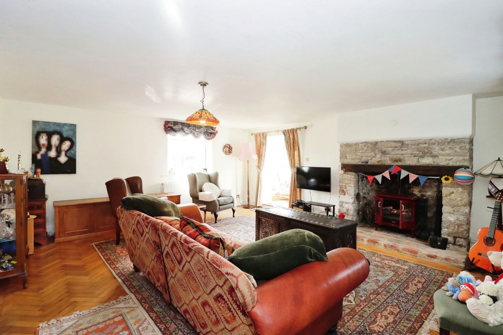 Property photo 3 of 19 Photography