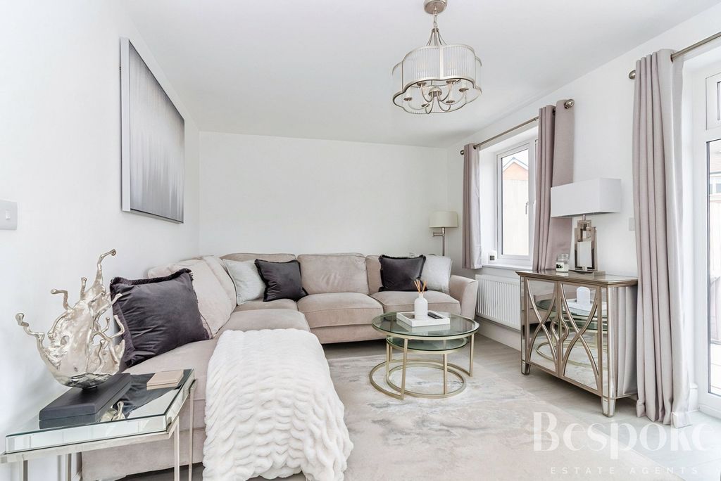 Property photo 2 of 39 Living Room