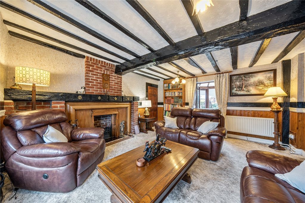 Property photo 2 of 34 Picture No. 11