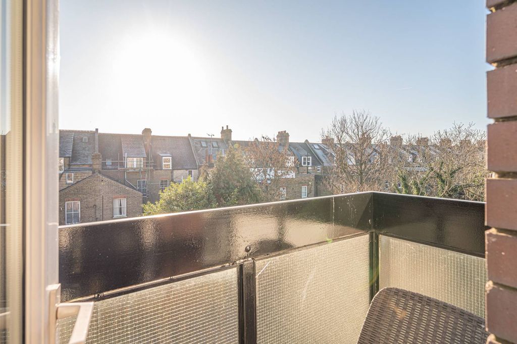 Property photo 2 of 8