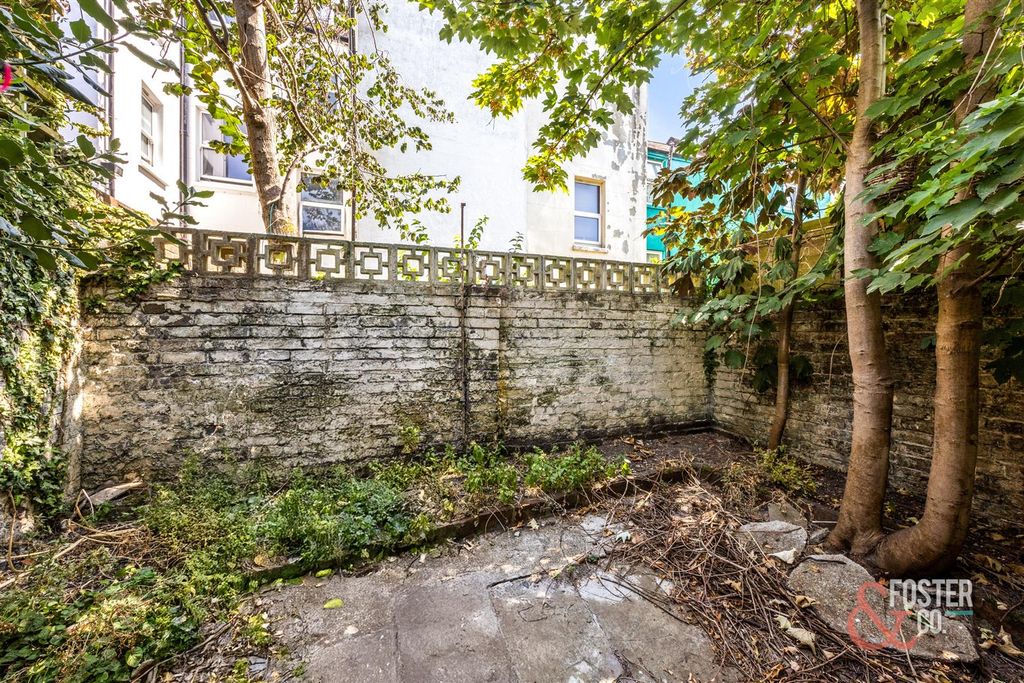 Property photo 3 of 23 White Street, 28-017.Jpg