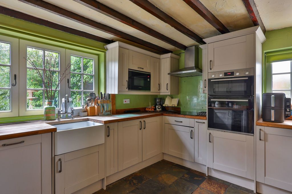 Property photo 2 of 30