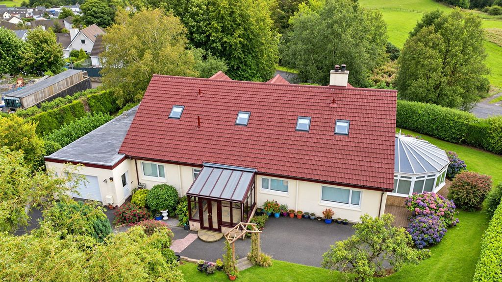 Property photo 3 of 49