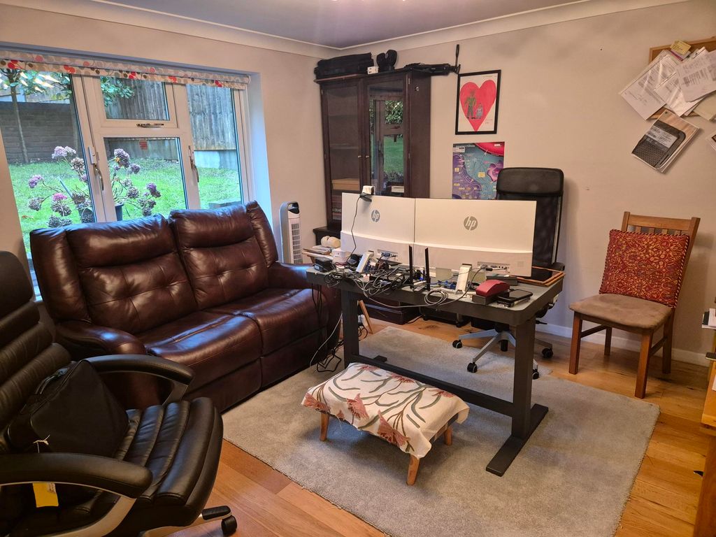 Property photo 2 of 20