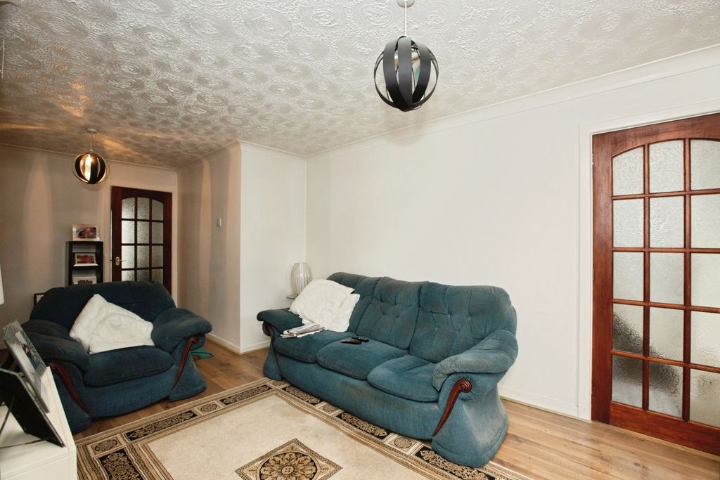 Property photo 3 of 14 Image 2