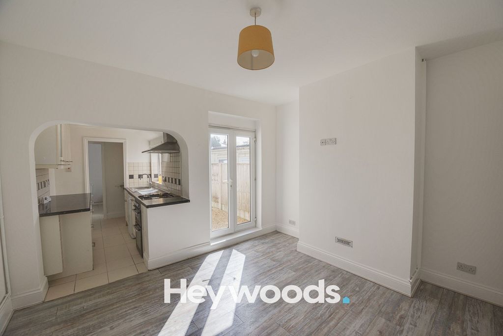 Property photo 2 of 25