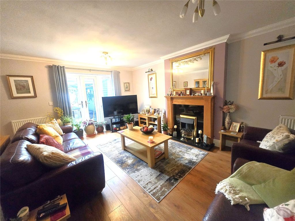 Property photo 2 of 22 Picture No. 18