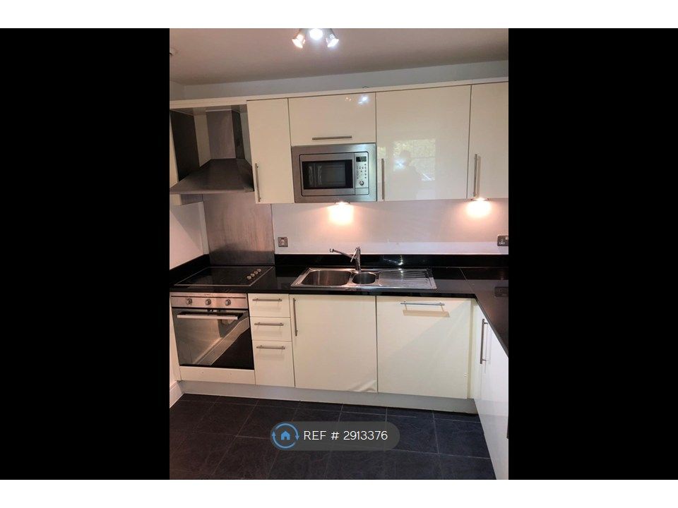 Property photo 2 of 7 Kitchen