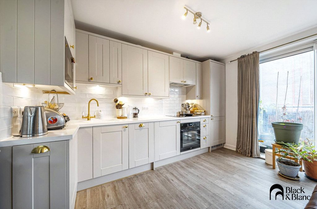 Property photo 1 of 15 Kitchen