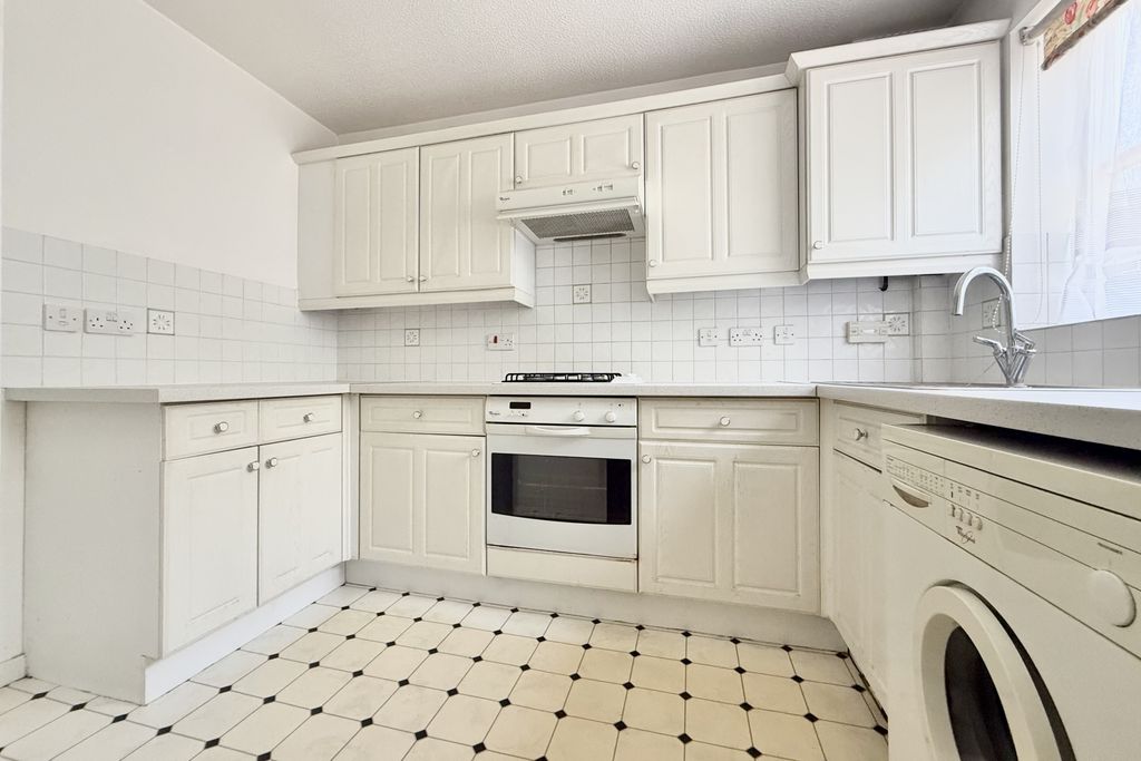 Property photo 3 of 14 3