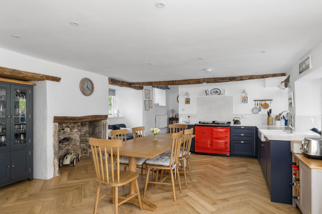 Property photo 2 of 31 Image