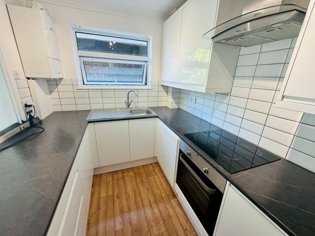 Property photo 1 of 10 Kitchen.Jpg