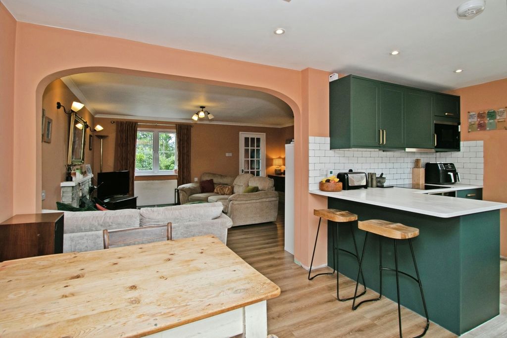 Property photo 3 of 20 Pbox-Img.Jpg
