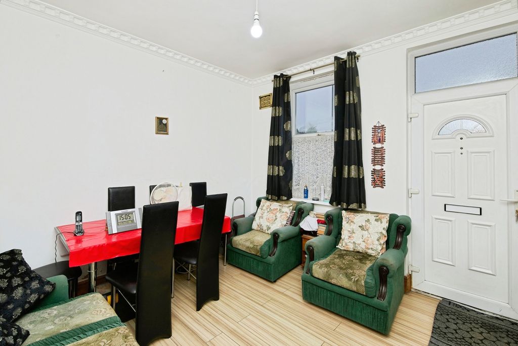Property photo 3 of 16 Dining Room