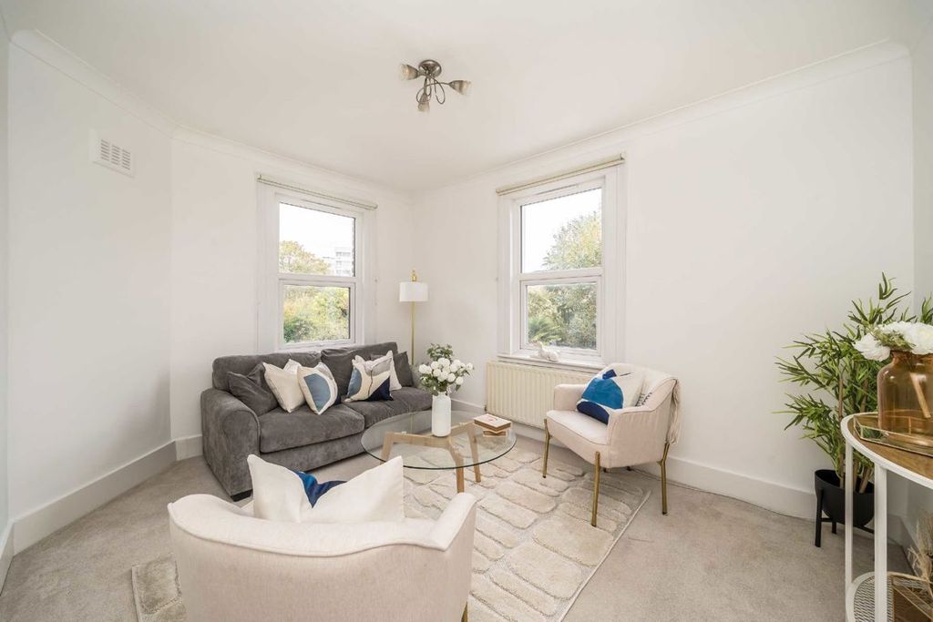 Property photo 2 of 5