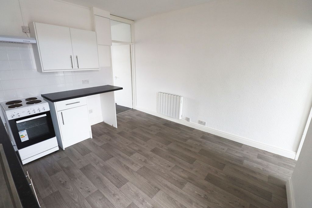 Property photo 3 of 6 Photo 14