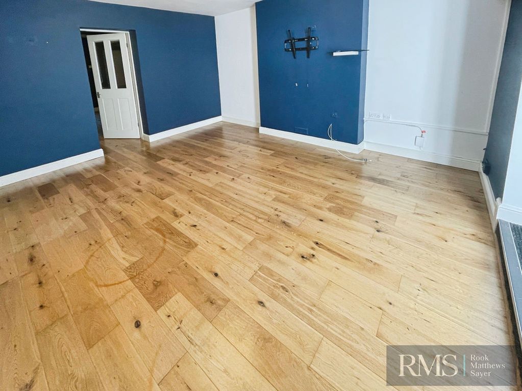 Property photo 3 of 10 Photo 12