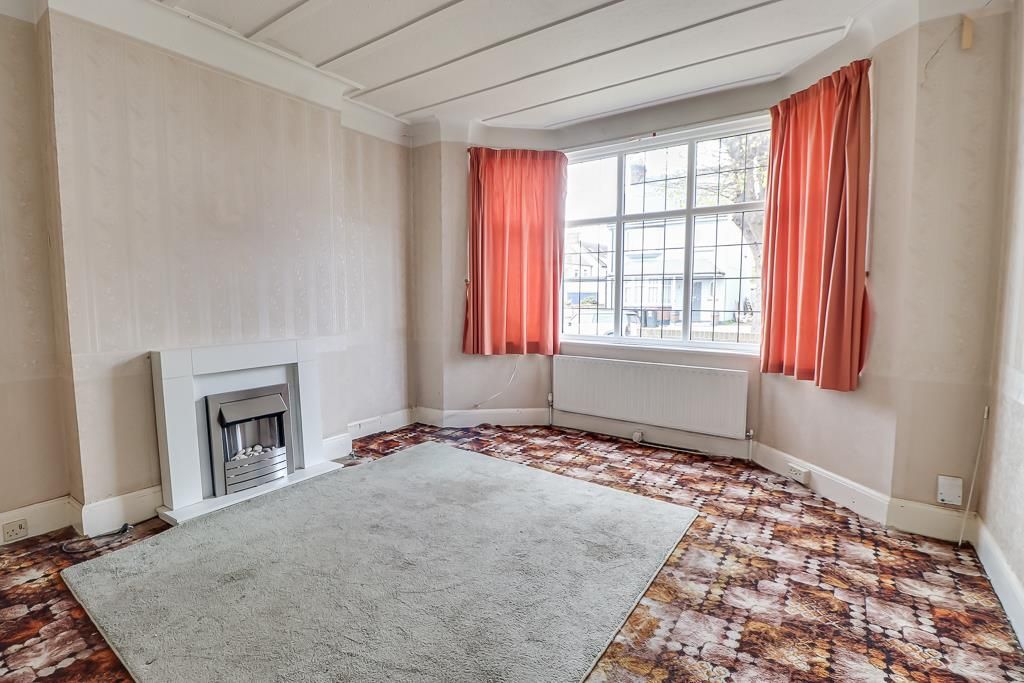 Property photo 2 of 19 Lounge