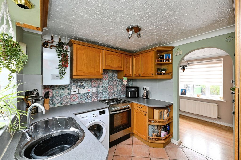 Property photo 2 of 17 Pbox-Img.Jpg