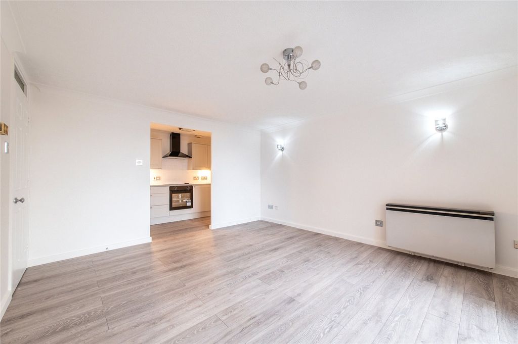 Property photo 3 of 20 Picture No. 25