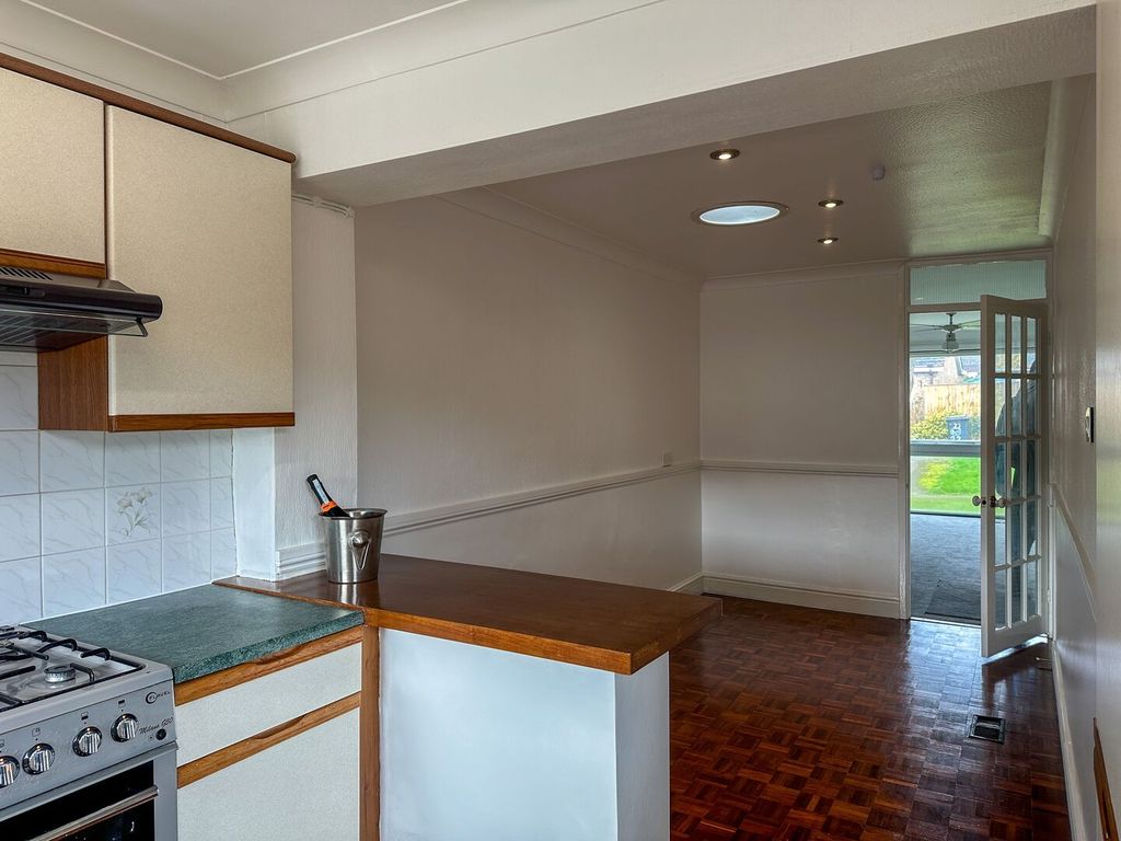 Property photo 3 of 12 Kitchen/Diner