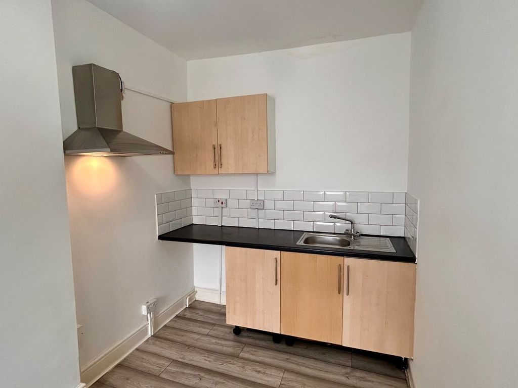 Property photo 1 of 6 1 Bed Flat To Rent Herbert St, Pontardawe Sa8