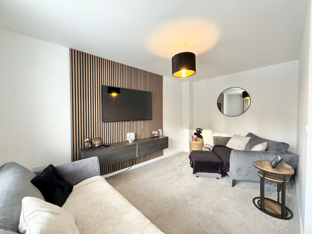 Property photo 3 of 17 Img_1209