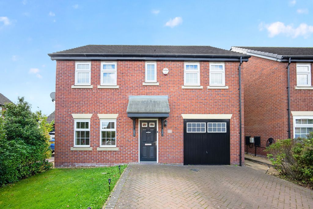 Property photo 1 of 15 External