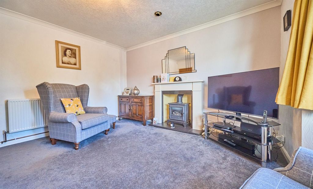 Property photo 2 of 15 Hall Road, Bb 12.Jpg