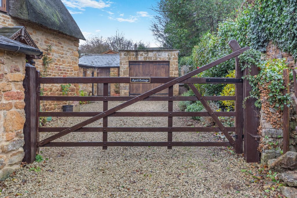 Property photo 3 of 36