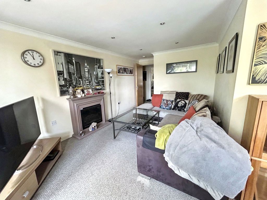 Property photo 3 of 9