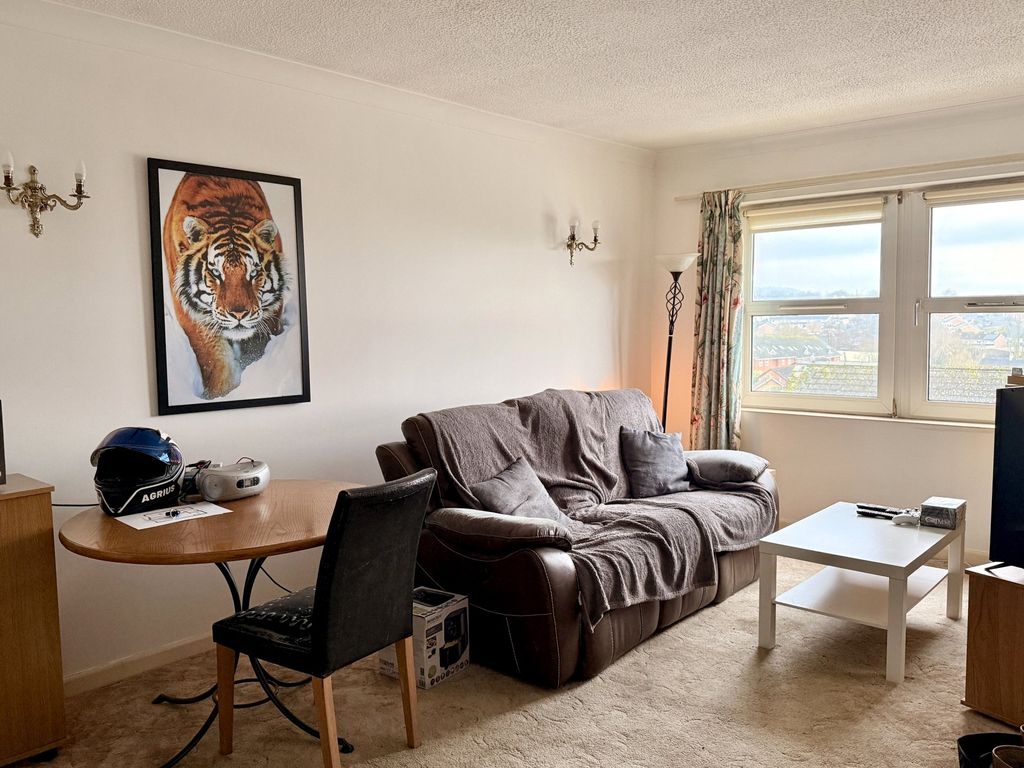 Property photo 3 of 14 Living Room