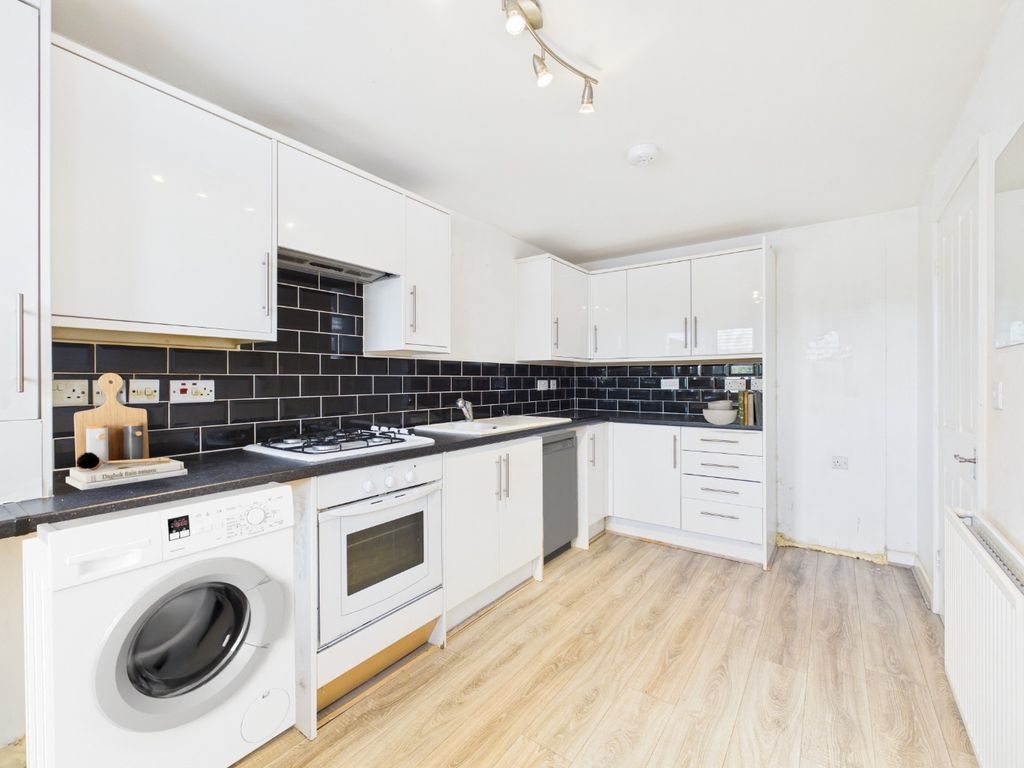 Property photo 3 of 9 4897058