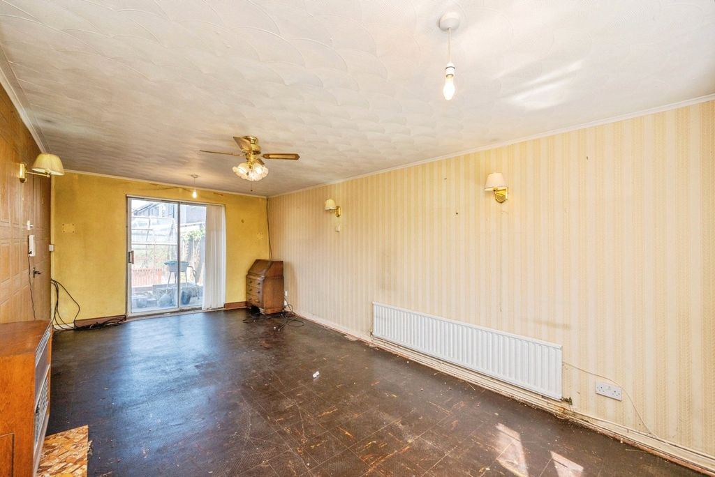 Property photo 3 of 7 Pbox-Img.Jpg