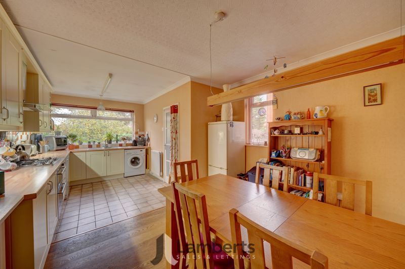 Property photo 3 of 32 Kitchen/Diner