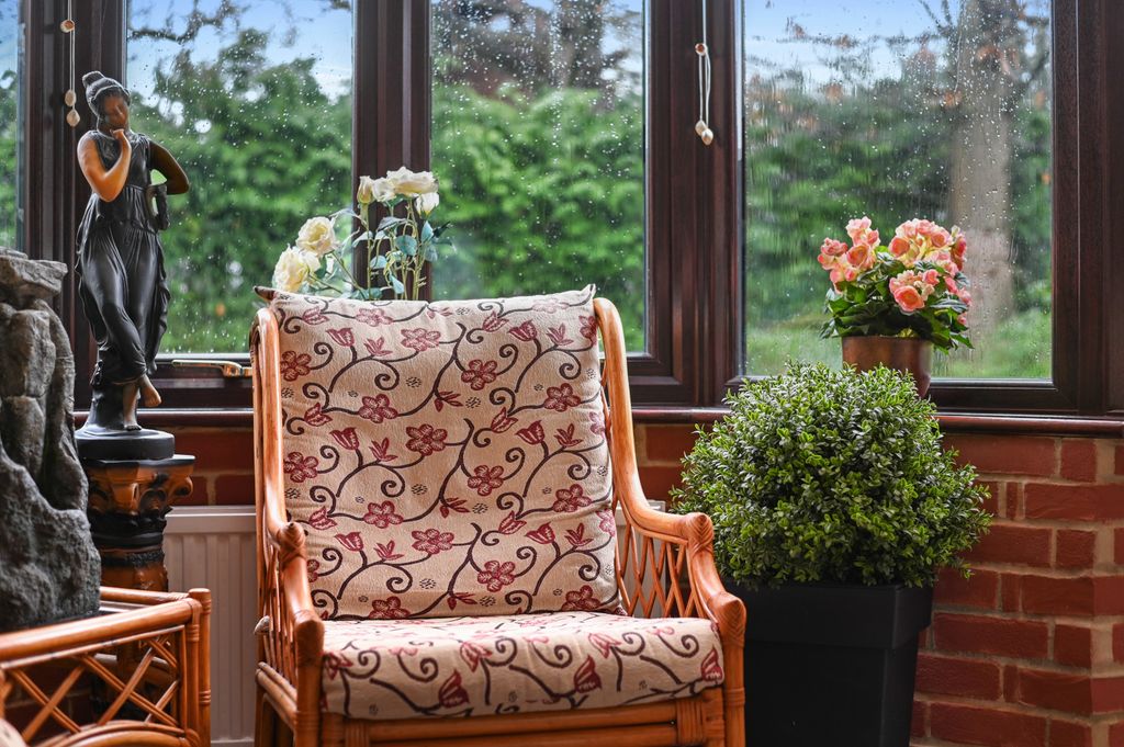 Property photo 2 of 34 11Baroniacroft-Lifestyle