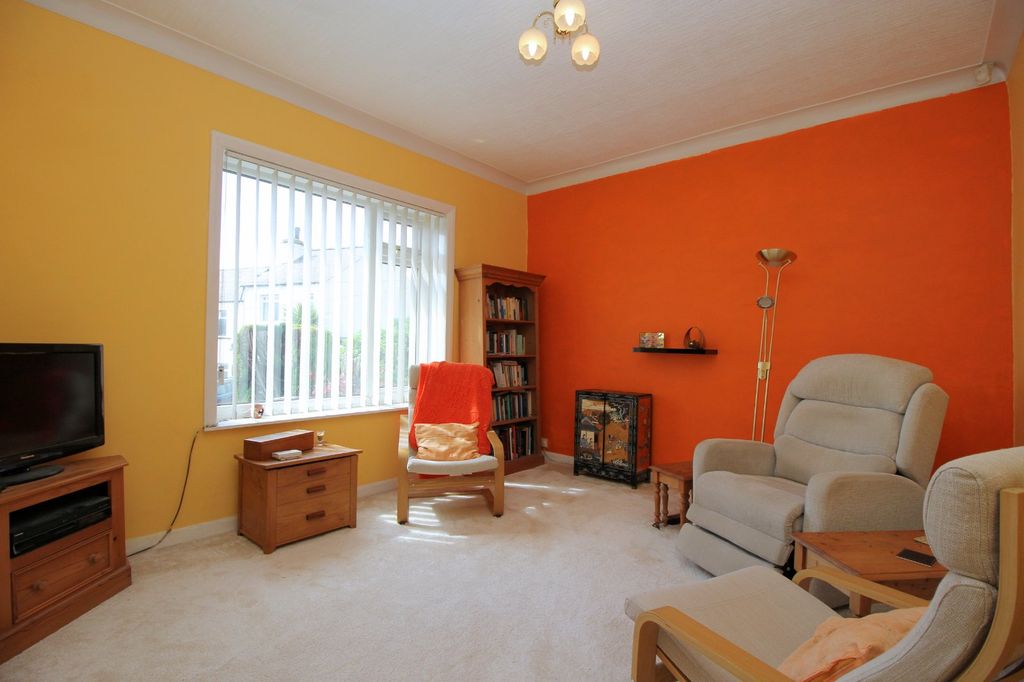Property photo 2 of 28 Picture No. 24