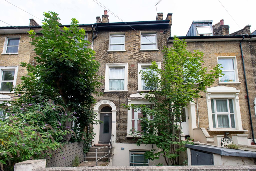 Property photo 2 of 8