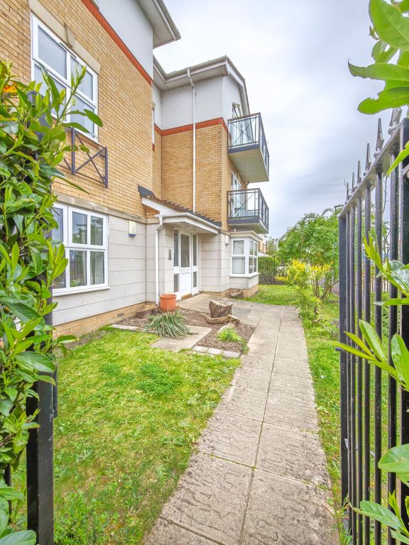 Property photo 2 of 23
