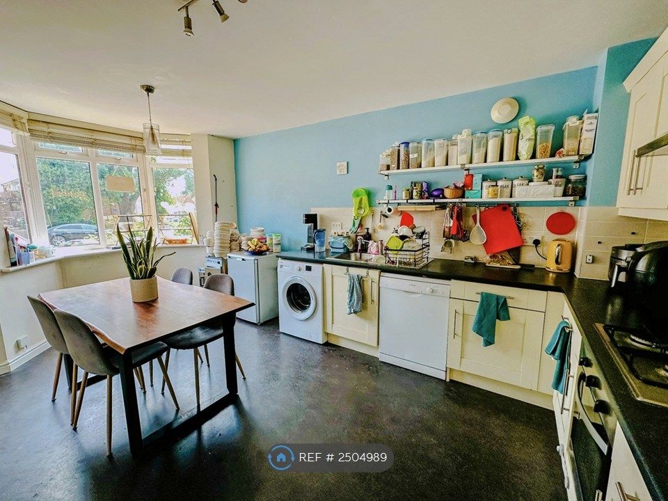 Property photo 3 of 21 Kitchen