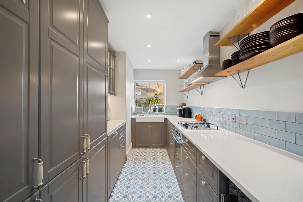 Property photo 3 of 14 Image