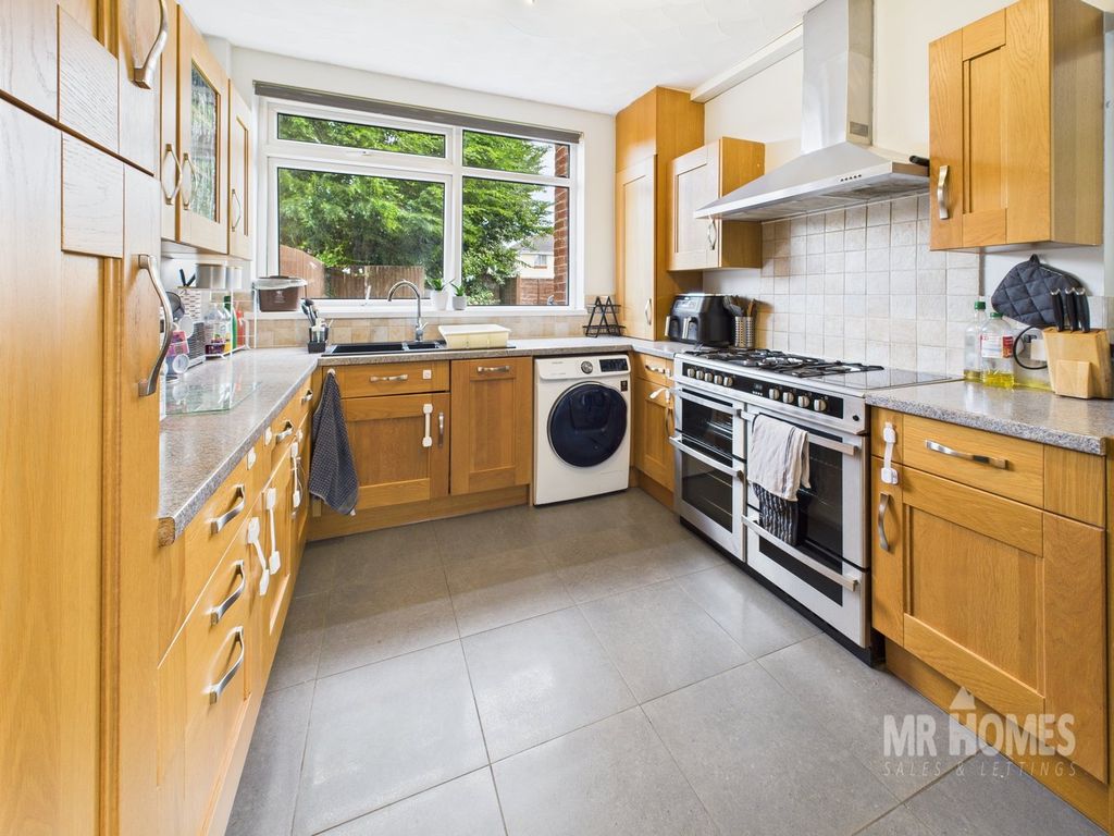 Property photo 3 of 42