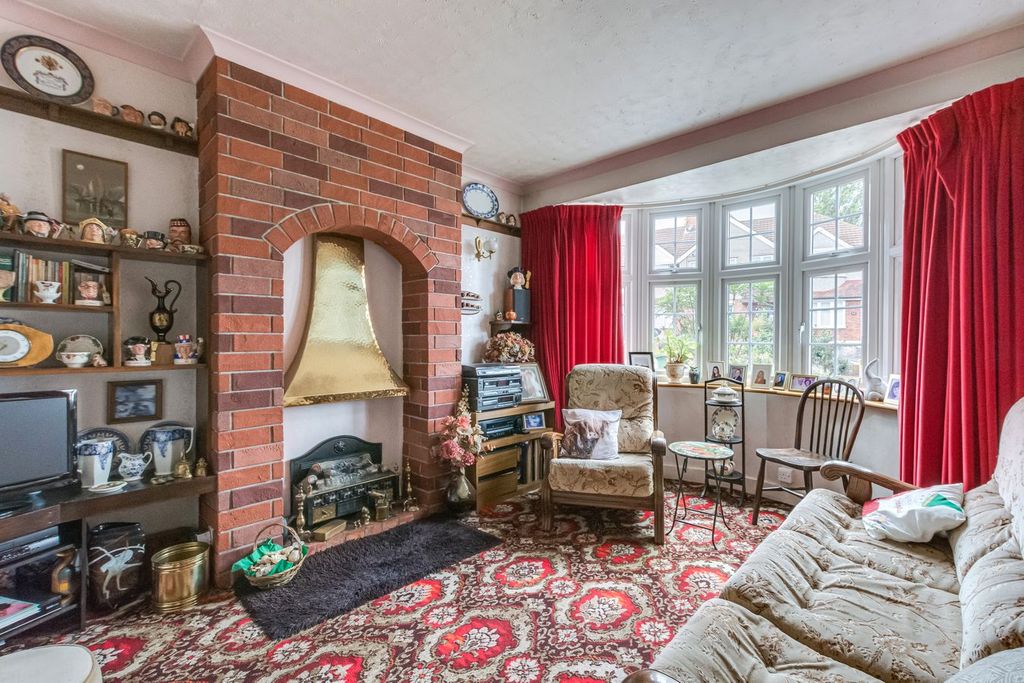 Property photo 2 of 12