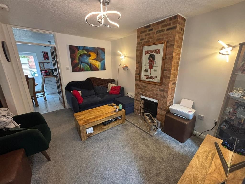 Property photo 2 of 7 Living Room