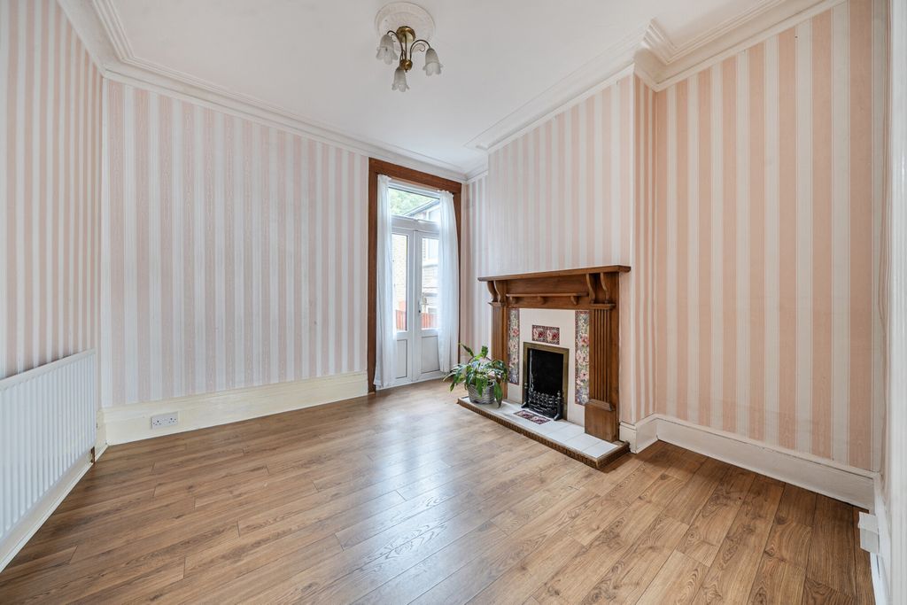 Property photo 3 of 18 1493999-8-6A6212E...