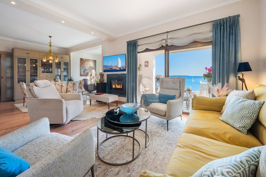 Property photo 2 of 20 Living (1)