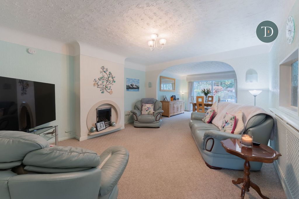 Property photo 2 of 32