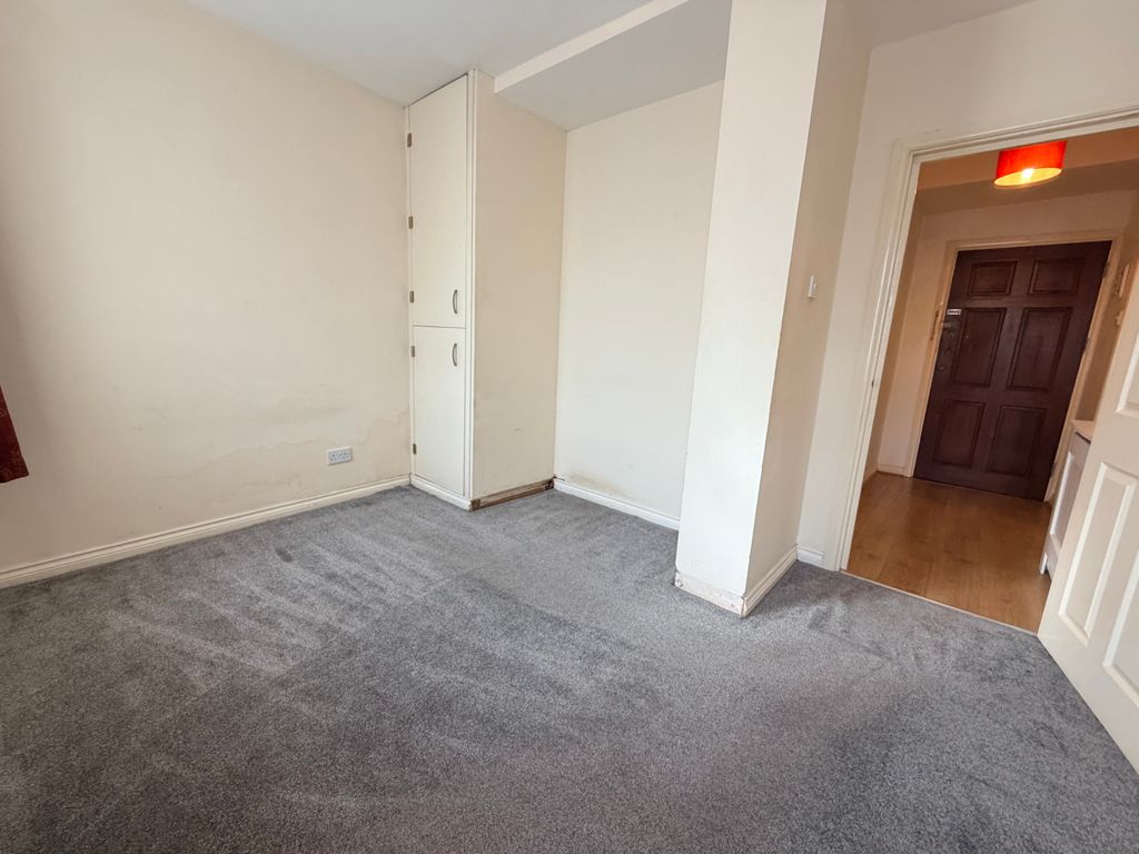 Property photo 3 of 5 Bedroom