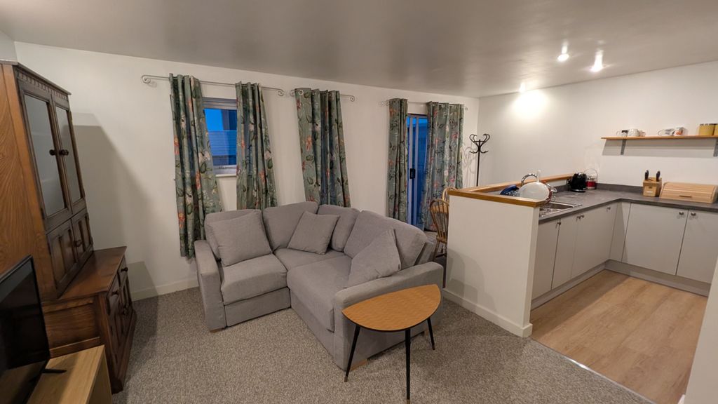 Property photo 3 of 11 Gallery